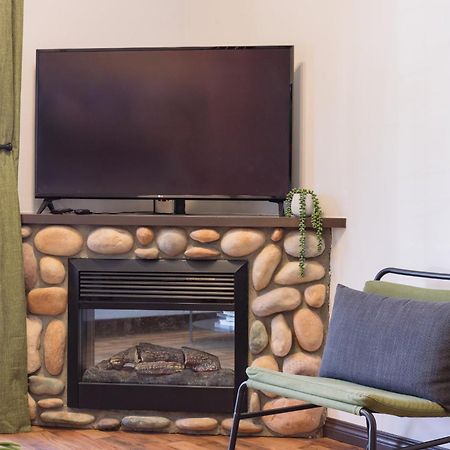 Appartement Grassihaus Mountain Getaway à Canmore Extérieur photo