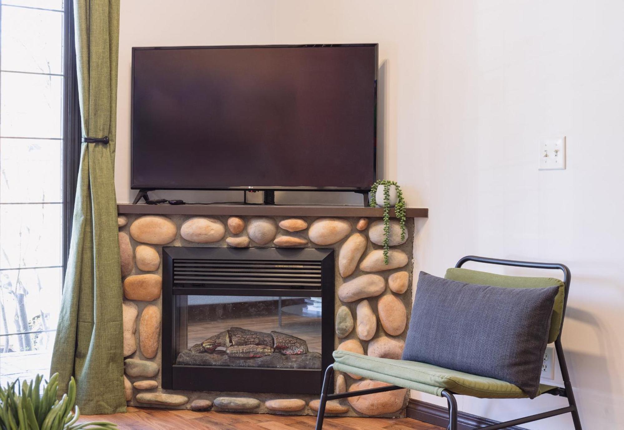 Appartement Grassihaus Mountain Getaway à Canmore Extérieur photo