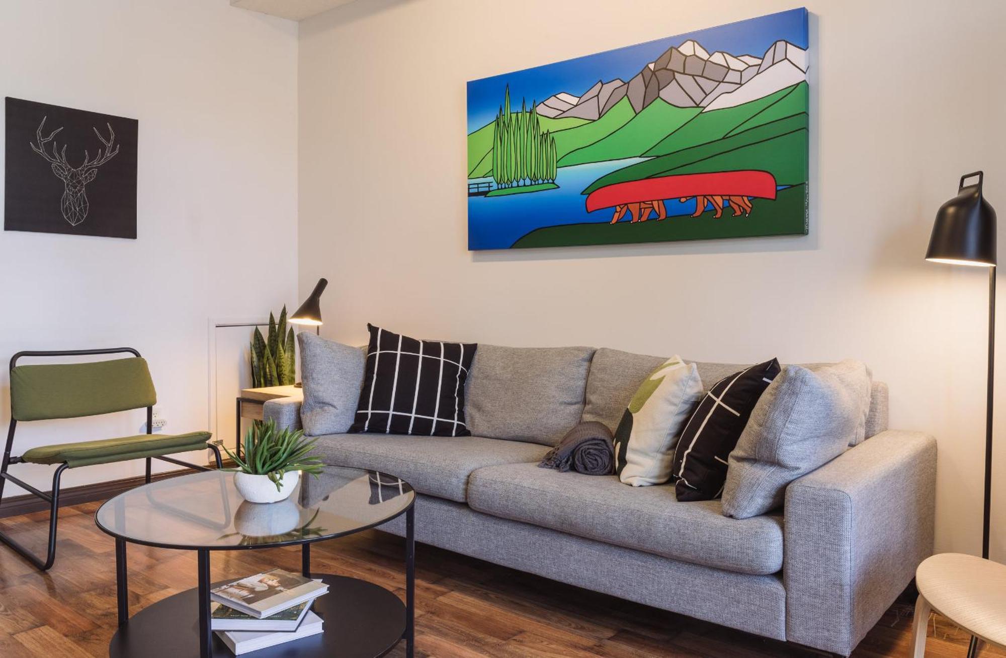 Appartement Grassihaus Mountain Getaway à Canmore Extérieur photo